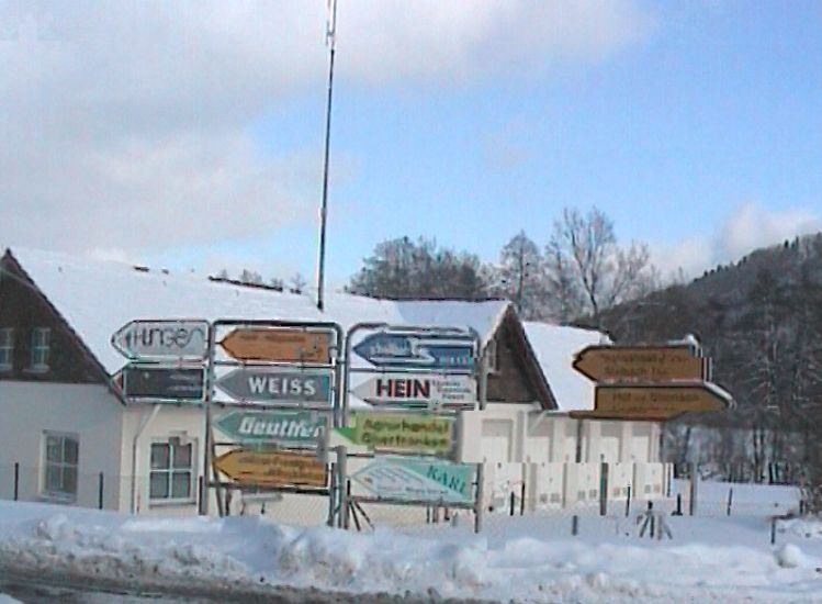 wegweiser an der B 303